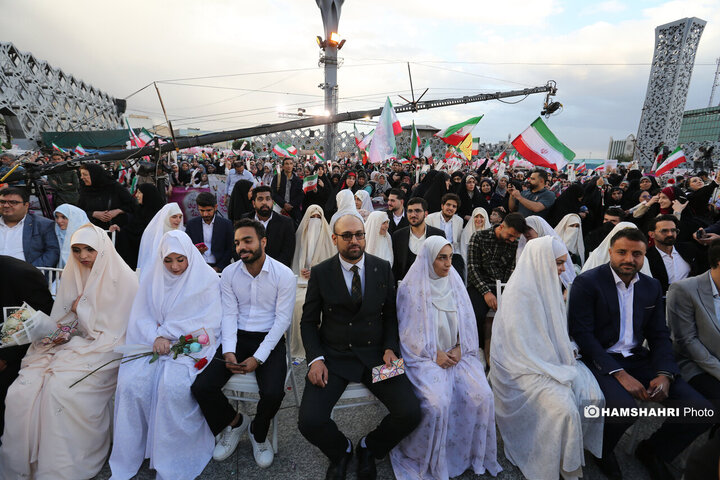 مراسم جشن پیوند ۱۱۰ زوج جان فدا در میدان آیینی امام حسین (ع)