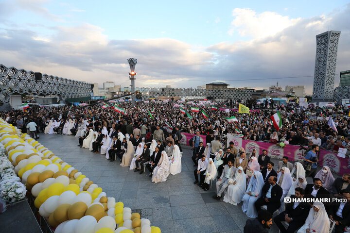 مراسم جشن پیوند ۱۱۰ زوج جان فدا در میدان آیینی امام حسین (ع)