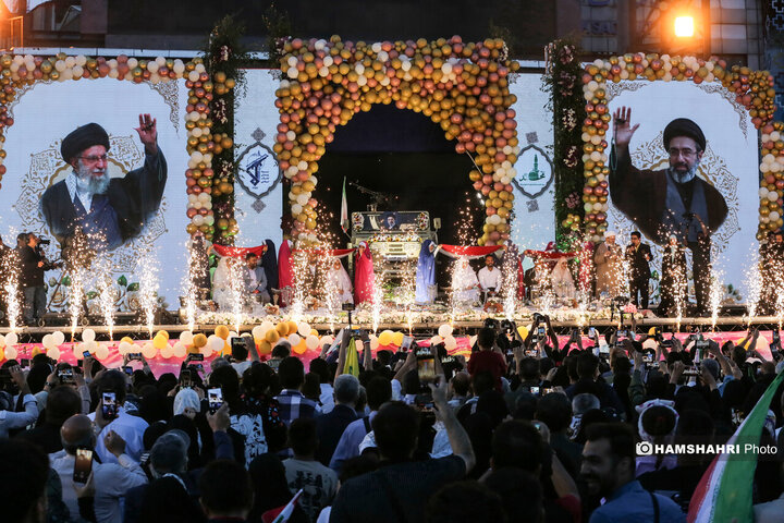 مراسم جشن پیوند ۱۱۰ زوج جان فدا در میدان آیینی امام حسین (ع)