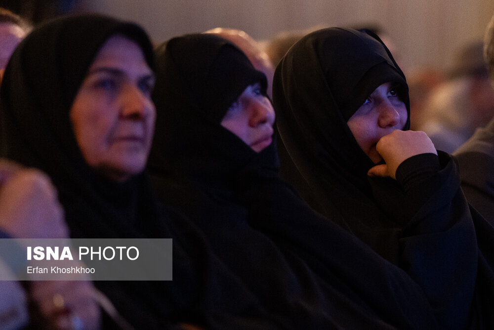 دو سال گذشت؛ حضور خانواده رئیس‌جمهور شهید در مراسم بزرگداشت | تصاویر
