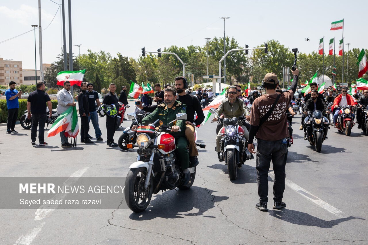 فرمانده ارشد سپاه سوار بر موتور در رژه موتور سواران جانفدا + تصاویر