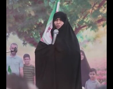 هدیه‌ای متفاوت برای یک مادر شهید | این اثر به همت ۳۱۳ نفر تمام شد