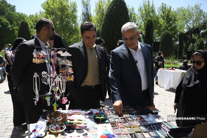 بازارچه پارک لاله