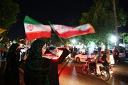 تجمع شبانه مردمی در میدان معلم