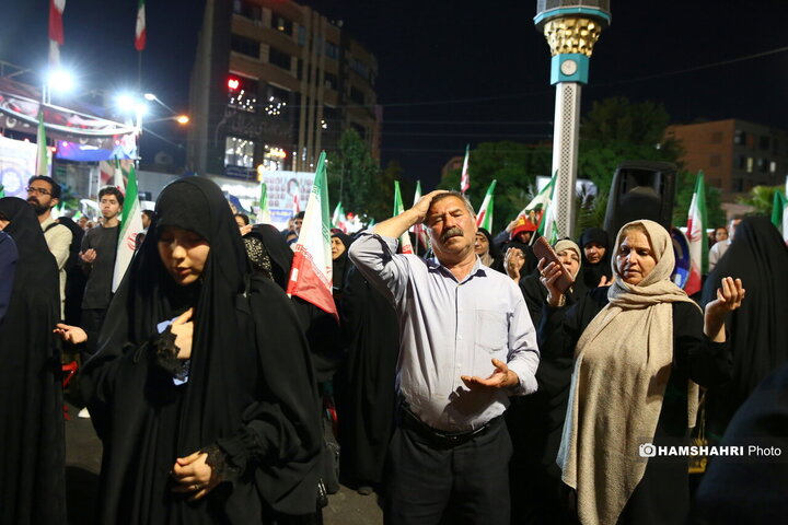 تجمع شبانه مردمی در میدان معلم
