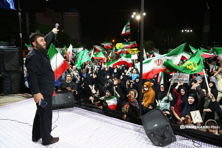 تجمع شبانه مردمی در میدان معلم