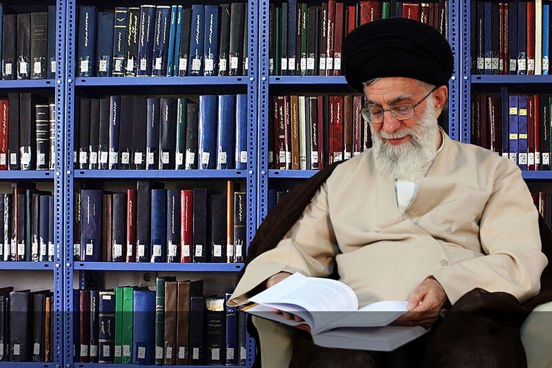 کتابخانه رهبر شهید چند هزار کتاب داشت؟