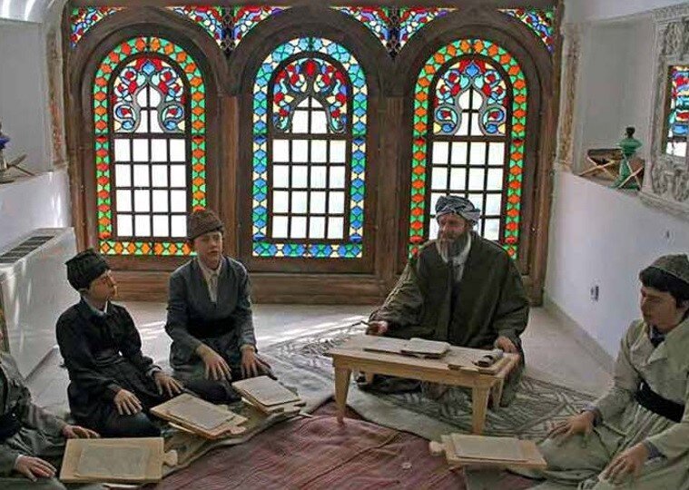 جزئیات خسارت میراث فرهنگی در کردستان در جنگ تحمیلی سوم + تصاویر قبل و بعد | آسیب به ۹ بنای تاریخی شاخص و ۴ بنای ثبت ملی شده در سنندج