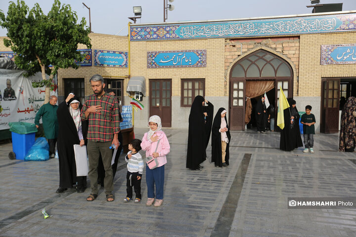 مراسم یادبود شهدای خانواده رهبر انقلاب در حرم عبدالعظیم(ع)