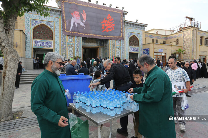 مراسم یادبود شهدای خانواده رهبر انقلاب در حرم عبدالعظیم(ع)