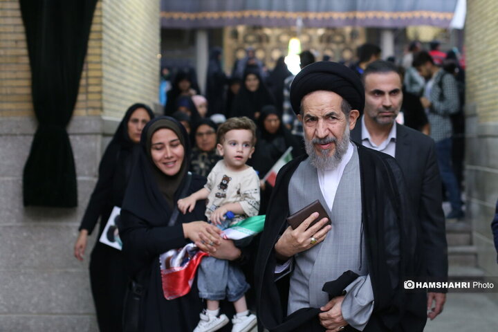 مراسم یادبود شهدای خانواده رهبر انقلاب در حرم عبدالعظیم(ع)