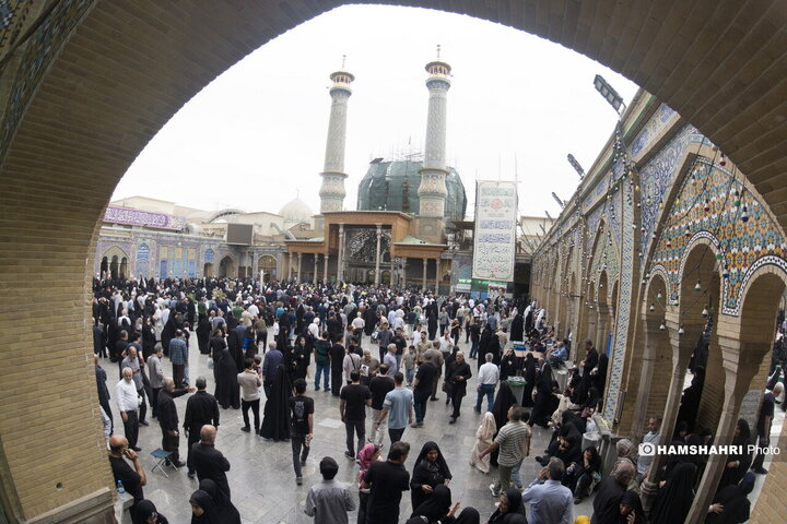 مراسم یادبود شهدای خانواده رهبر انقلاب در حرم عبدالعظیم(ع)