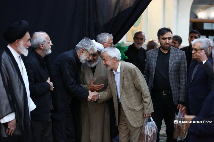 مراسم یادبود شهدای خانواده امام شهید و رهبرمعظم انقلاب  در حرم عبدالعظیم حسنی(ع)