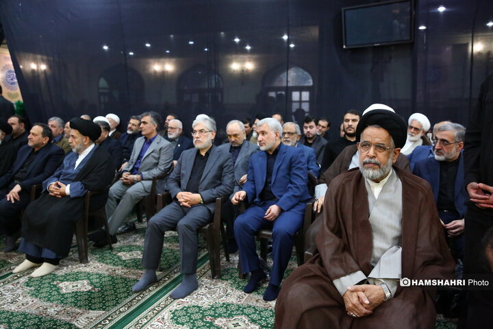 مراسم یادبود شهدای خانواده امام شهید و رهبرمعظم انقلاب  در حرم عبدالعظیم حسنی(ع)