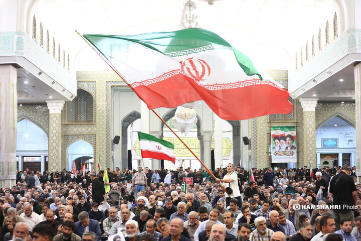 مراسم یادبود شهدای خانواده امام شهید و رهبرمعظم انقلاب  در حرم عبدالعظیم حسنی(ع)