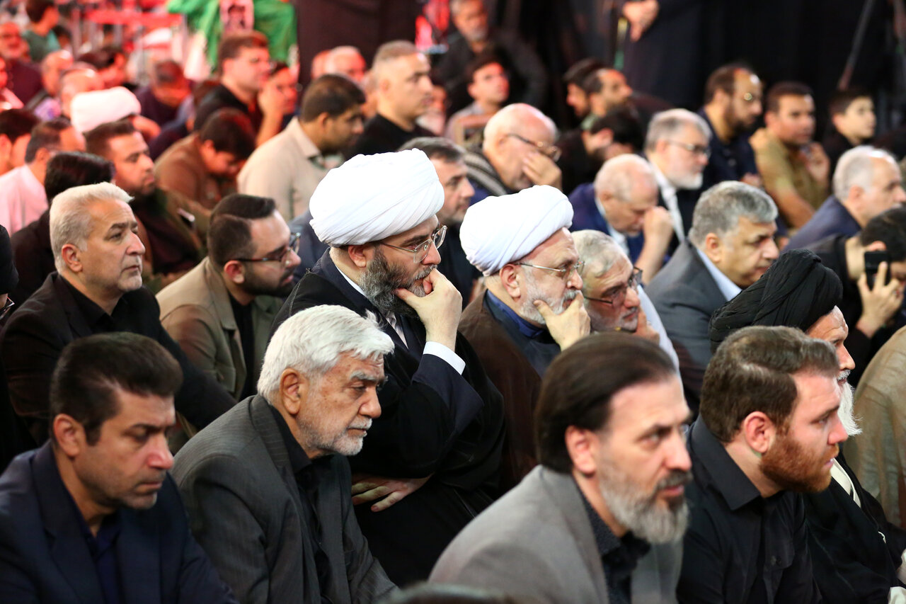 در سوگ ستاره‌های بیت ولایت | نگاهی به اجتماع پرشور مردم و مسئولان در یادبود شهدای بیت معظم رهبری