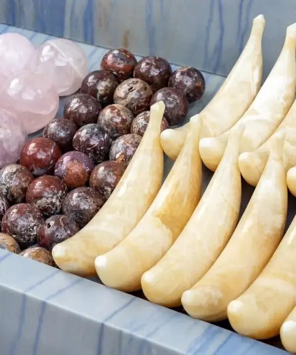 سوپرمارکتی پر از اجناس سنگی؛ از گوشت تا تخم مرغ | عکس