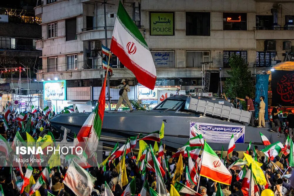 تصاویر رونمایی از شناور تندرو هجومی ایران در خیابان | ببیند
