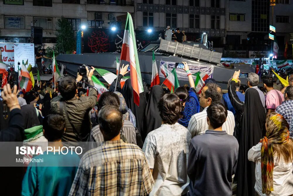 تصاویر رونمایی از شناور تندرو هجومی ایران در خیابان | ببیند