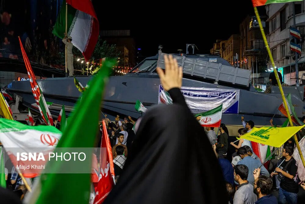 تصاویر رونمایی از شناور تندرو هجومی ایران در خیابان | ببیند