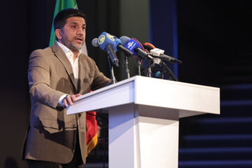 علیرضا دبیر