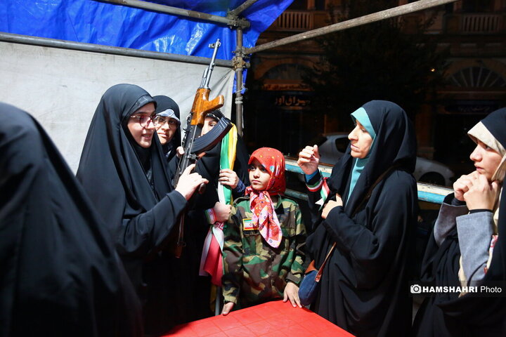 تجمع شبانه مردمی در میدان حسن آباد