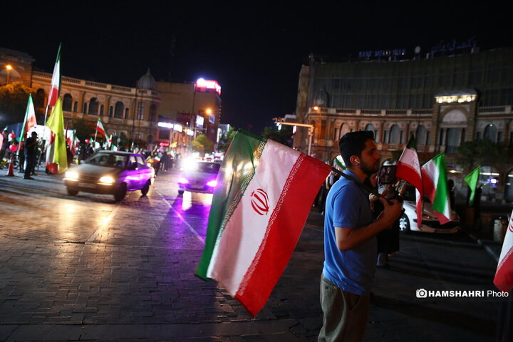 تجمع شبانه مردمی در میدان حسن آباد