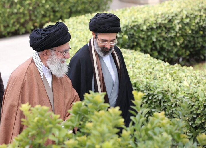 آیت‌الله مجتبی خامنه‌ای از پدرشان رای بیشتری کسب کردند + ویدئو | ۵۰ نفر از ۶۱ عضو خبرگان به آقامجتبی رأی دادند | ایشان مجروح بودند و گفتند...