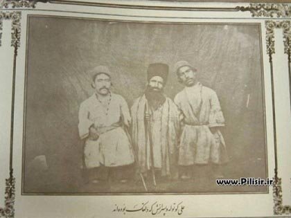 چهره عجیب دلقکهای ناصرالدین شاه را در این عکس ببینید