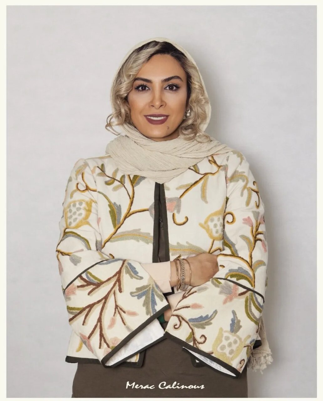ببینید؛ استایل سنتی حدیثه تهرانی با کت سوزن‌دوزی‌شده + عکس