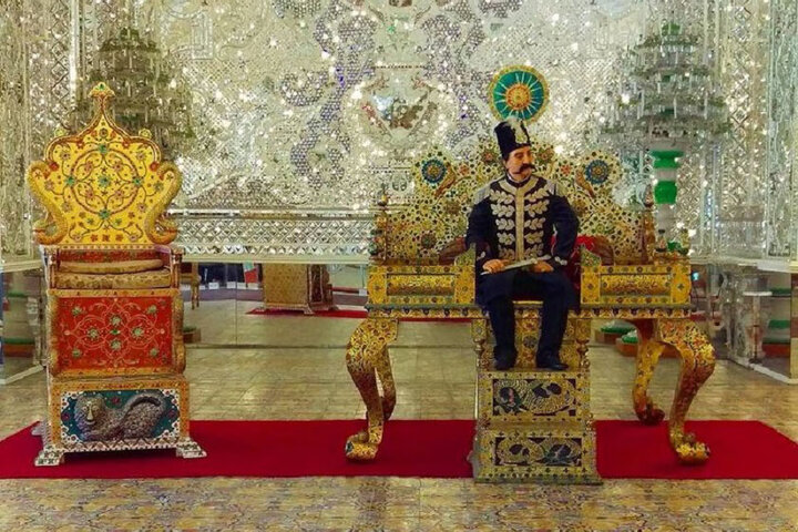 در ایران تاج شاه مهم‌تر بود یا خود شاه؟