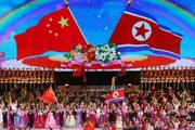 تصاویر جدید از استقبال خاص کیم جونگ‌اون از شی جین‌پینگ در پیونگ‌یانگ |‌ تصاویر جالب از همسران رهبران چین و کره‌شمالی