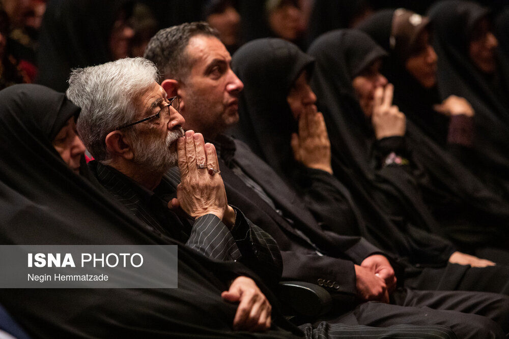 تصاویر حدادعادل و همسرش در سوگواره صدمین روز شهادت دخترشان | گریه های بی امان حداد عادل را ببینید