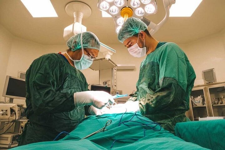 پزشکان جهادی؛ طبیبان ایران | چند پزشک متخصص در جنگ