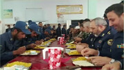 تصویر کمتر دیده شده از وزیر دفاع در ناهارخوری سربازان + ویدئو | روایت دختر شهید نصیرزاده از ناهارهای بی‌تکلف پدرش