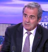 ژنرال فرانسوی: ایران با هدف قرار دادن آپاچی، حاکمیت خود را بر تنگه هرمز ثابت کرده است!