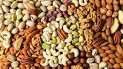 یک مغازه میوه و آجیل فروشی در زمان قاجار + عکس