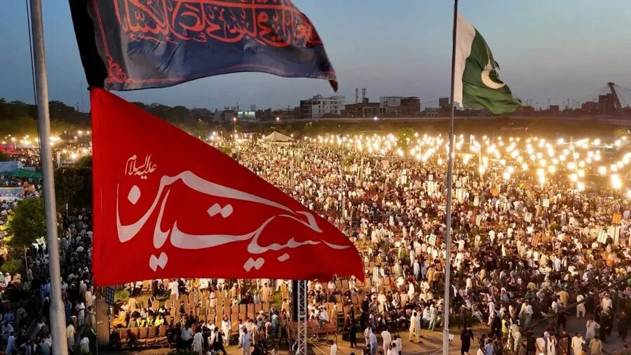 اجتماع عظیم در لاهور پاکستان در گرامیداشت رهبر شهید انقلاب | تصاویر