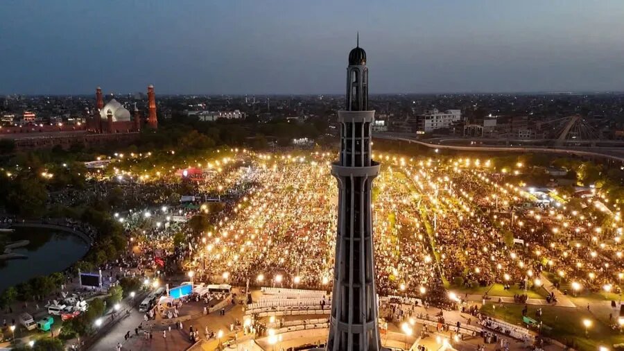 اجتماع عظیم در لاهور پاکستان در گرامیداشت رهبر شهید انقلاب | تصاویر