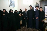 پدر شهید موسوی در آغوش یادگار امام+ تصاویر | سیدحسن خمینی و فرزندش در خانه شهید موسوی