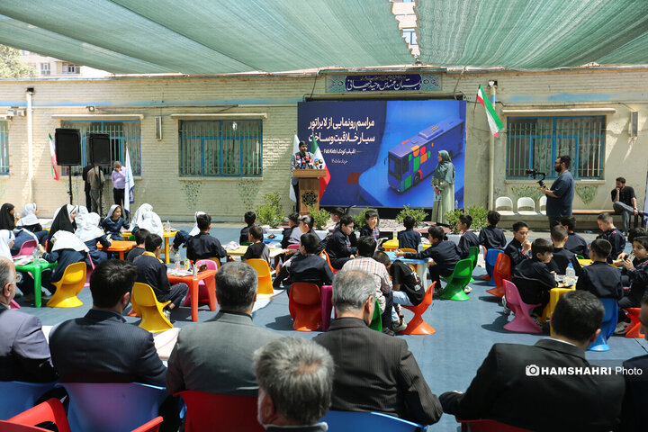 رونمایی از لابراتوار سیار خلاقیت و ساخت(فب لب کودک)