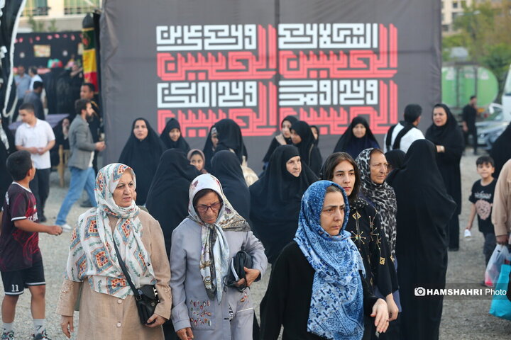 اهتزاز بزرگترین پرچم عزای حسینی در منطقه گردشگری عباس آباد