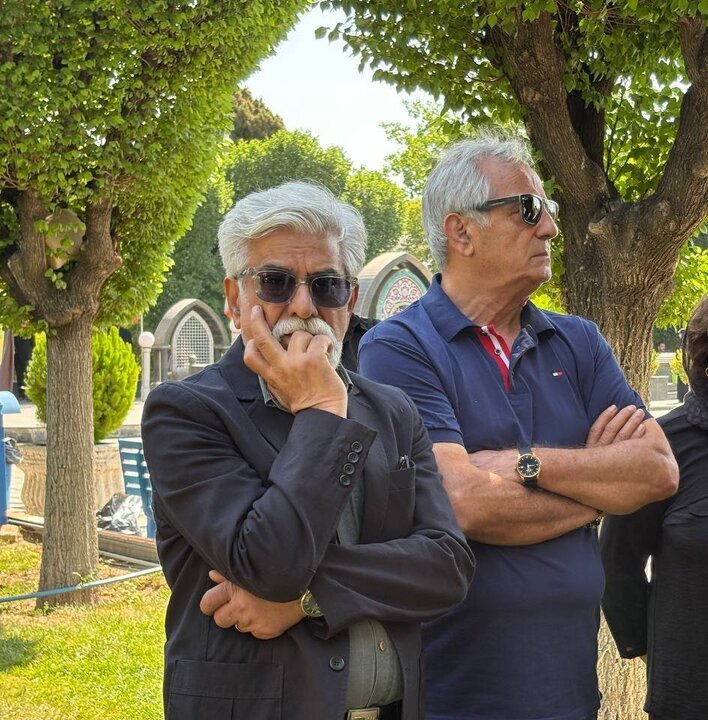 چهره‌هایی که برای وداع با پیکر بهروز رضوی آمدند |‌ ببینید