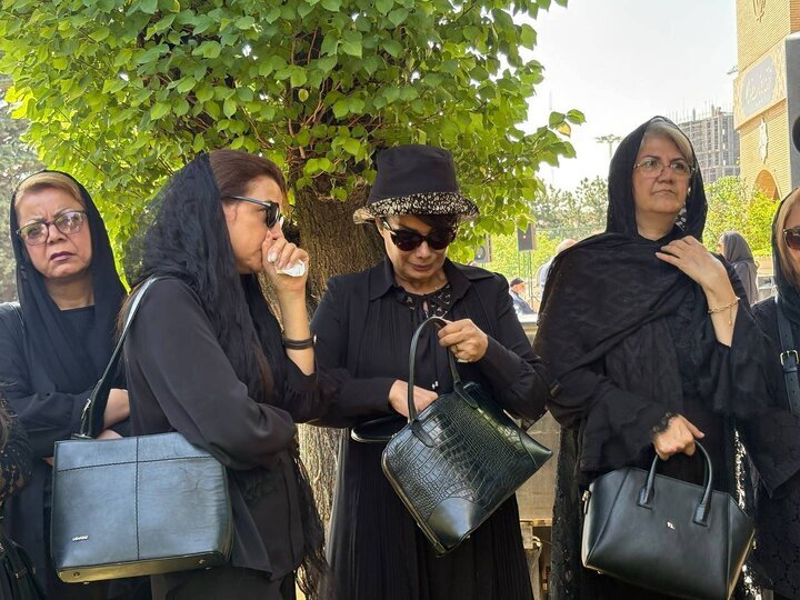 چهره‌هایی که برای وداع با پیکر بهروز رضوی آمدند |‌ ببینید