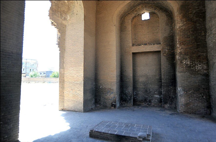 ایوان طرق مشهد زندانی و از دسترس گردشگران خارج شد | چشم انتظاری برای ساماندهی از سوی آستان قدس رضوی&nbsp;