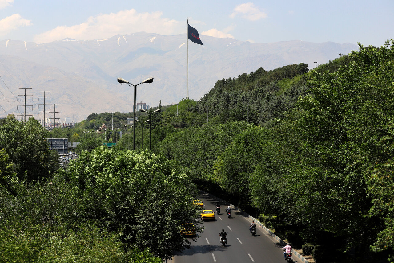 شهر سوگوار | قدم زدن در شهری که خود را برای میزبانی از یک مرثیه بزرگ آماده می‌کند