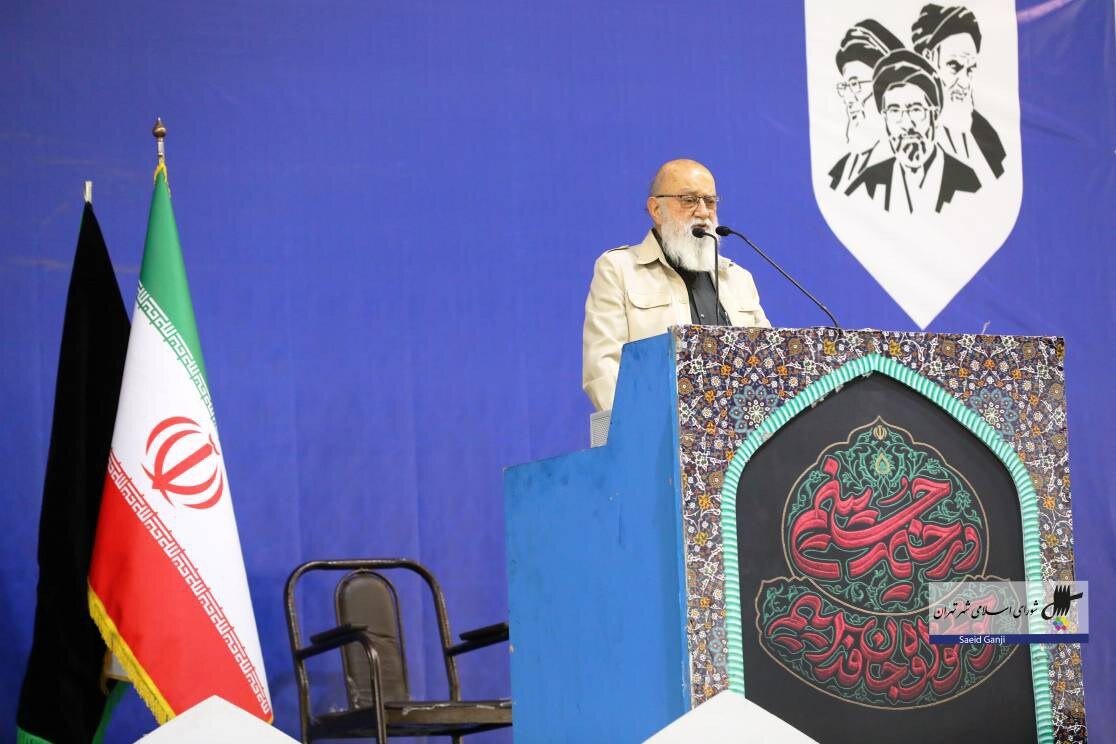 چمران در نماز جمعه