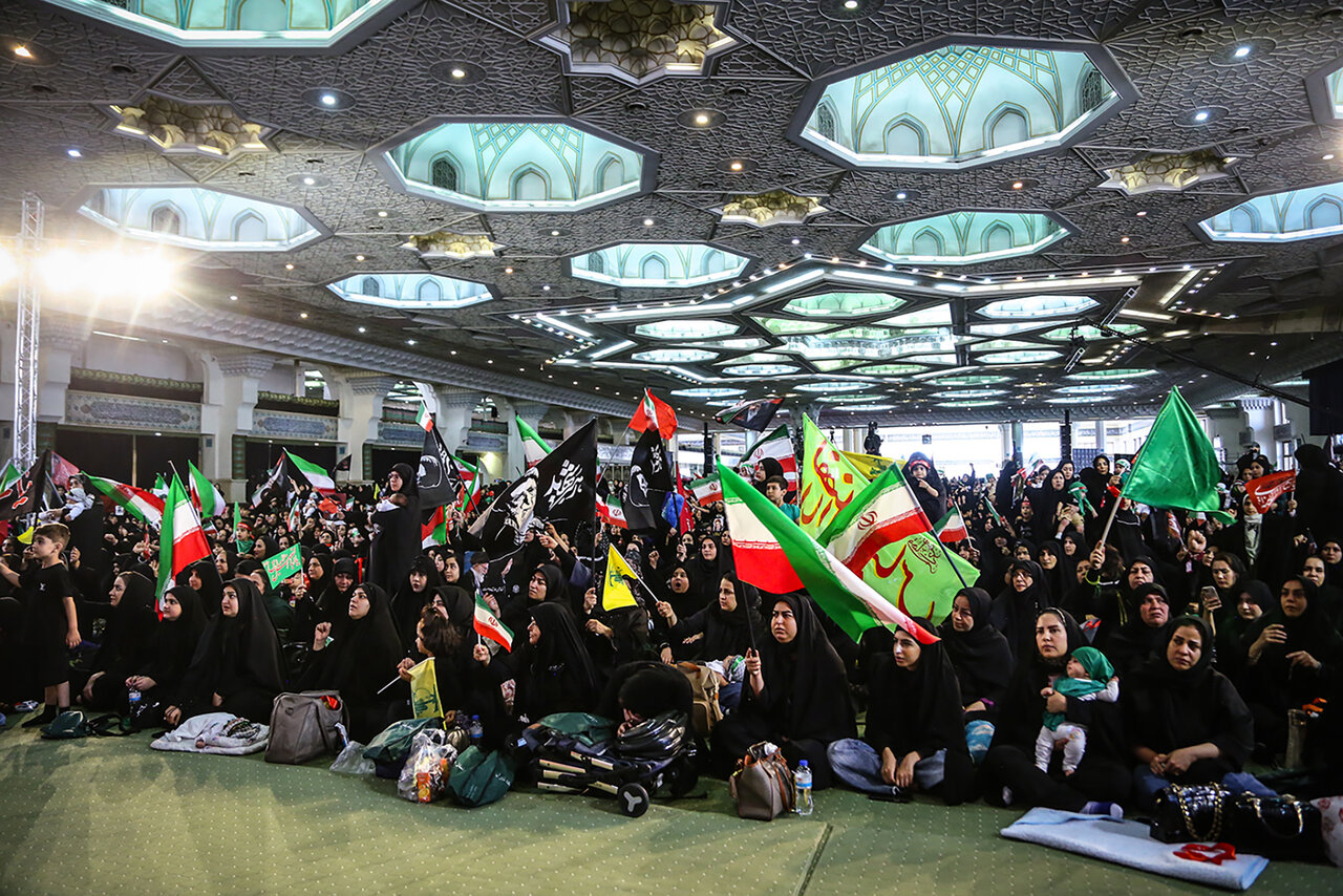 امانتداران کوچک نهضت سرخ | روایت تصویری از گردهمایی مادران و شیرخوارگان حسینی در نخستین جمعه ماه محرم
