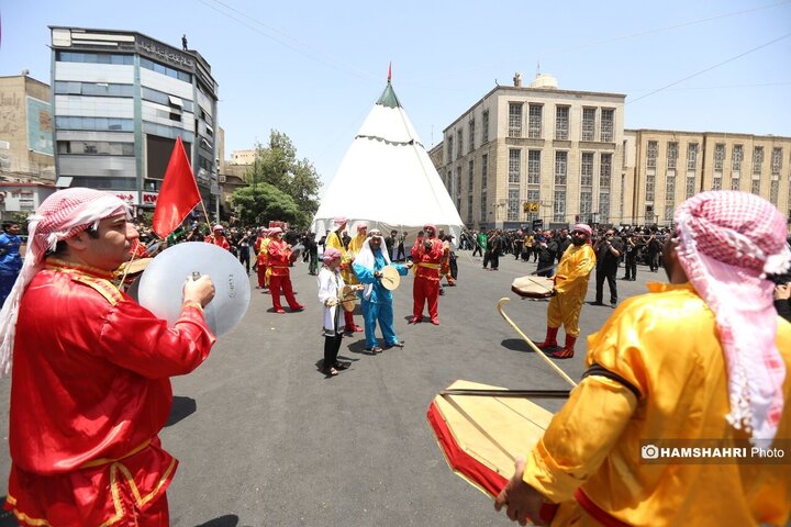 آیین خیمه سوزان عاشورا در چهارراه گلوبندک تهران