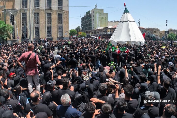آیین خیمه سوزان عاشورا در چهارراه گلوبندک تهران